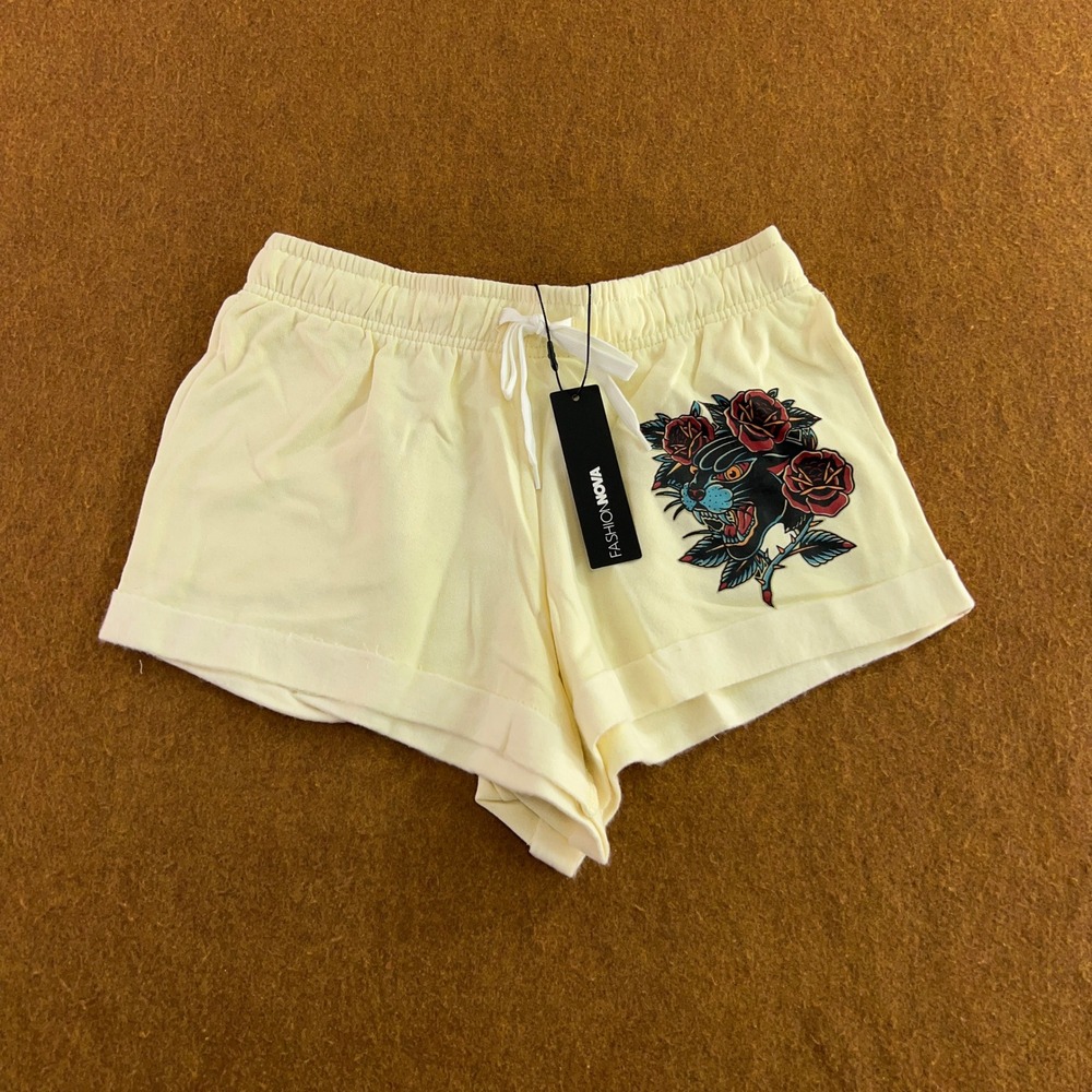 Fashion Nova Womens Medium Natural Panther And Rose Atlanta Graphic Shorts NWT